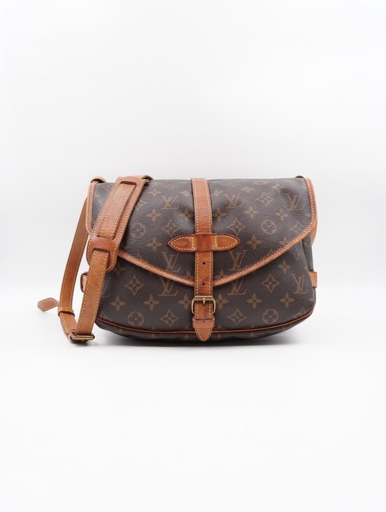 Louis Vuitton Handbags - CL28 💕 Louis Vuitton Monogram Saumur MM